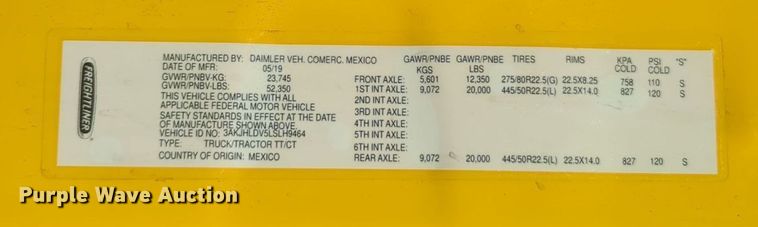 image for item EQ2455 2020 Freightliner Cascadia 126 semi truck