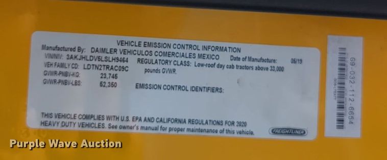 image for item EQ2455 2020 Freightliner Cascadia 126 semi truck