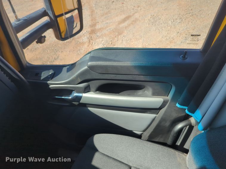 image for item EQ2456 2022 Kenworth T680 semi truck