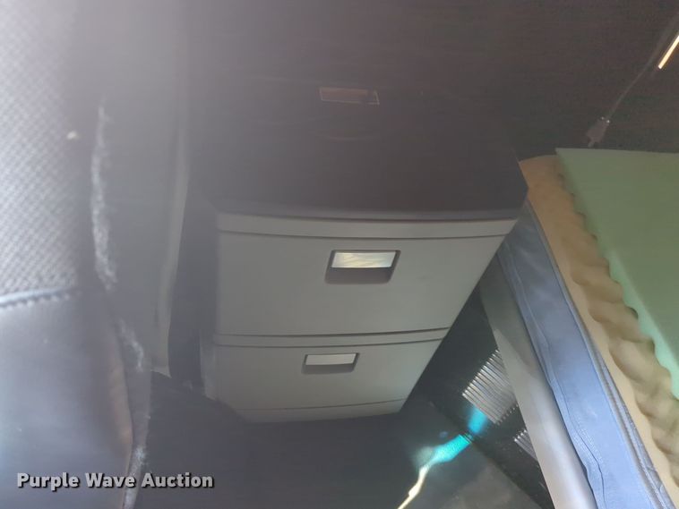 image for item EQ2456 2022 Kenworth T680 semi truck