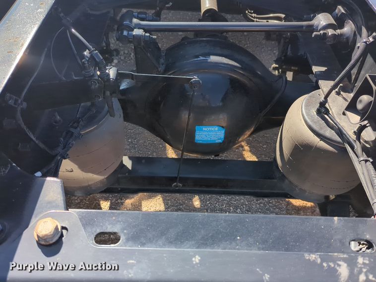 image for item EQ2457 2022 Kenworth T680 semi truck