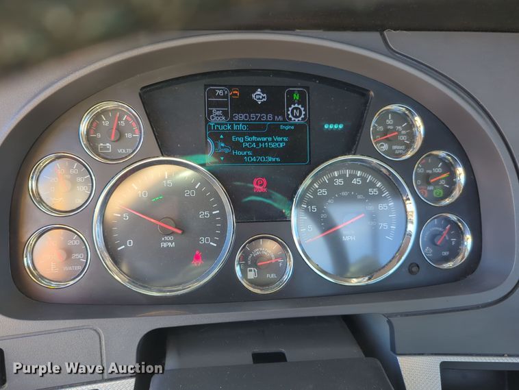 image for item EQ2457 2022 Kenworth T680 semi truck