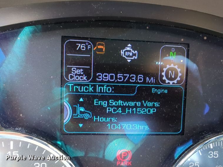 image for item EQ2457 2022 Kenworth T680 semi truck