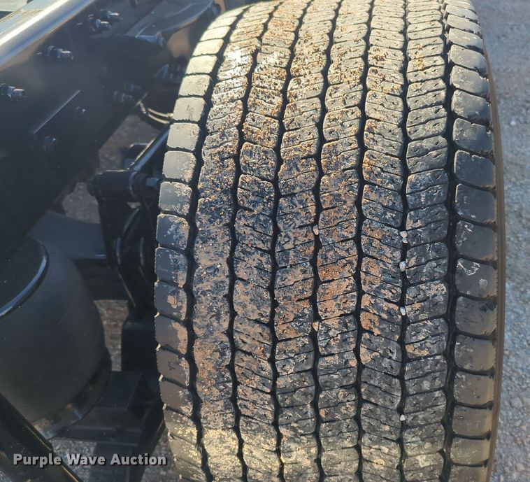 image for item EQ2457 2022 Kenworth T680 semi truck