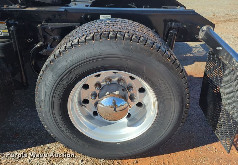 image for item EQ2457 2022 Kenworth T680 semi truck