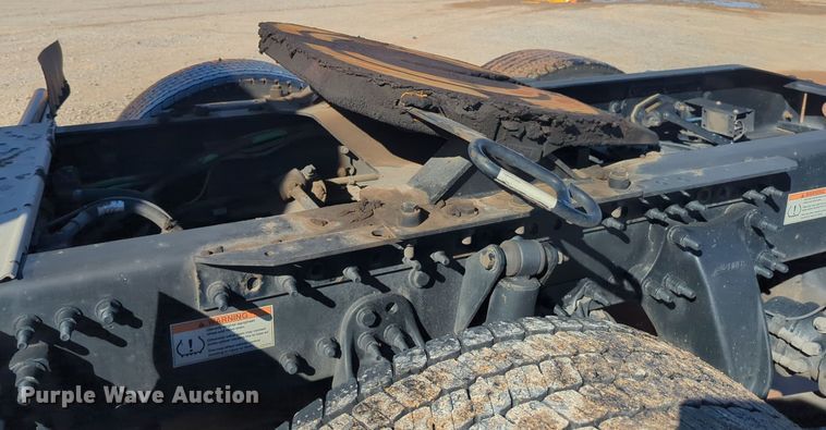 image for item EQ2458 2021 Freightliner Cascadia 126 semi truck