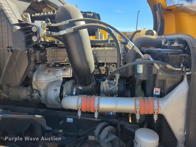 image for item EQ2458 2021 Freightliner Cascadia 126 semi truck