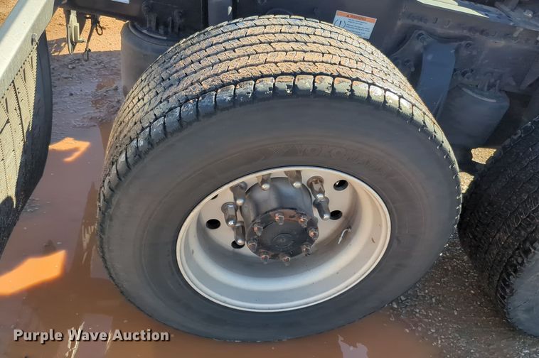 image for item EQ2458 2021 Freightliner Cascadia 126 semi truck