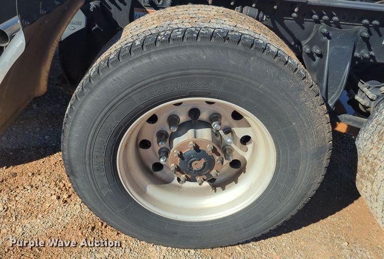 image for item EQ2458 2021 Freightliner Cascadia 126 semi truck