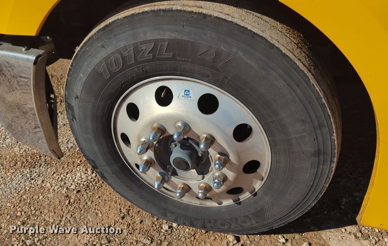 image for item EQ2458 2021 Freightliner Cascadia 126 semi truck