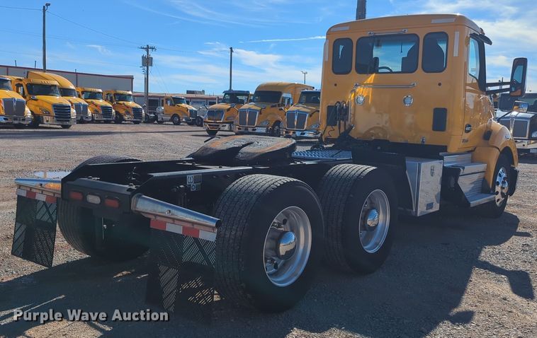 image for item EQ2459 2022 Kenworth T680 semi truck
