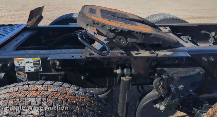 image for item EQ2459 2022 Kenworth T680 semi truck