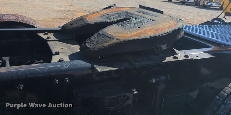 image for item EQ2459 2022 Kenworth T680 semi truck