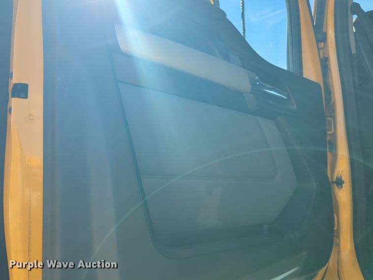 image for item EQ2459 2022 Kenworth T680 semi truck