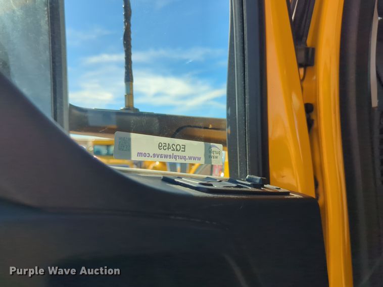 image for item EQ2459 2022 Kenworth T680 semi truck