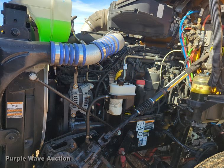 image for item EQ2459 2022 Kenworth T680 semi truck