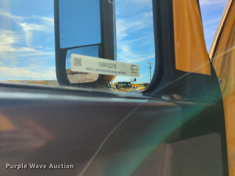 image for item EQ2460 2021 Freightliner Cascadia 126 semi truck