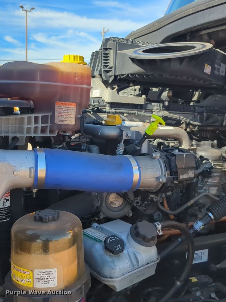 image for item EQ2460 2021 Freightliner Cascadia 126 semi truck