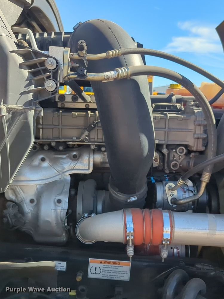 image for item EQ2460 2021 Freightliner Cascadia 126 semi truck