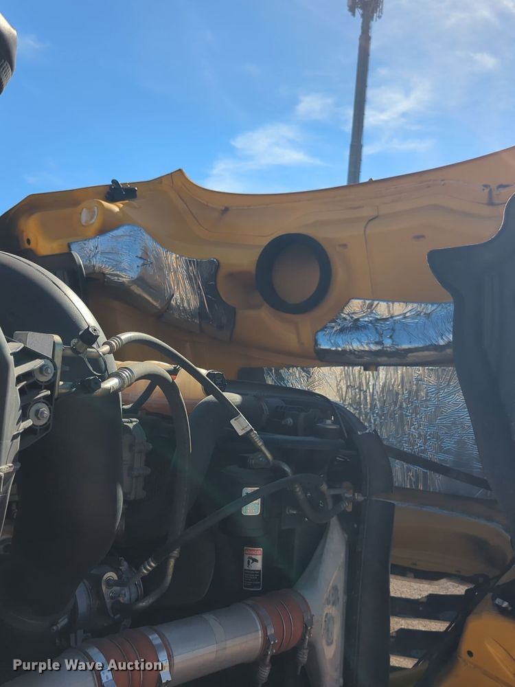 image for item EQ2460 2021 Freightliner Cascadia 126 semi truck