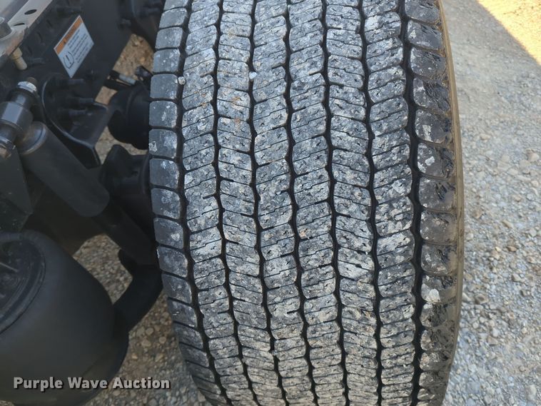 image for item EQ2460 2021 Freightliner Cascadia 126 semi truck