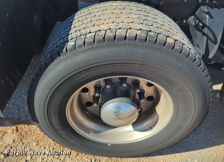 image for item EQ2460 2021 Freightliner Cascadia 126 semi truck