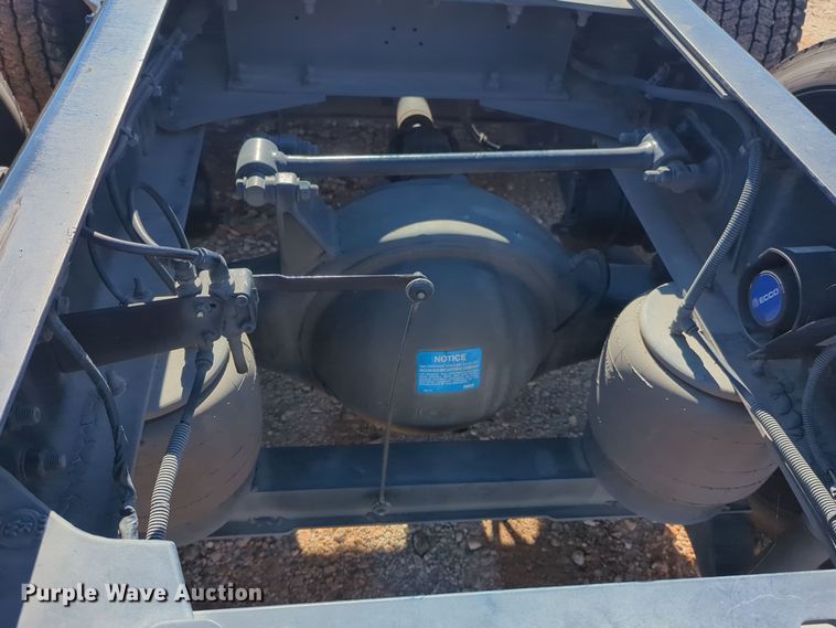 image for item EQ2463 2022 Kenworth T680 semi truck