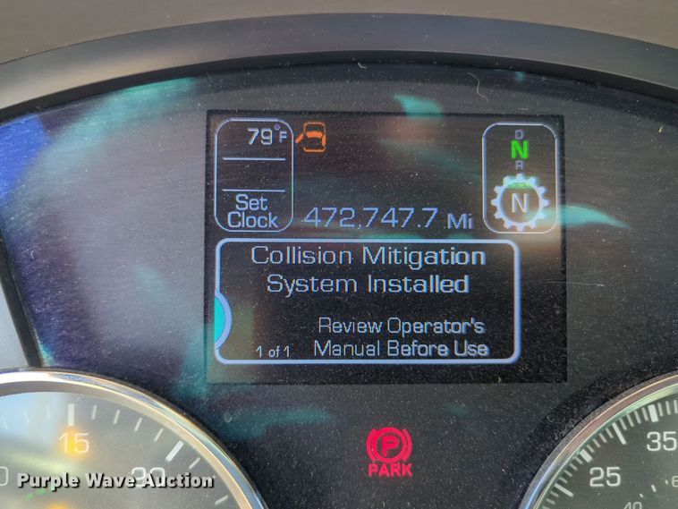 image for item EQ2463 2022 Kenworth T680 semi truck