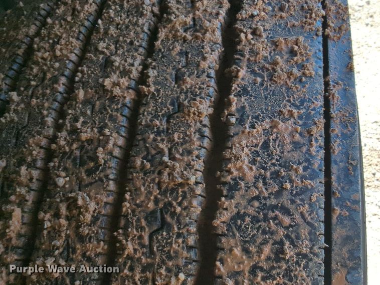 image for item EQ2463 2022 Kenworth T680 semi truck