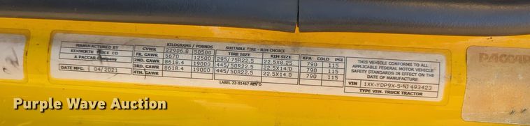 image for item EQ2463 2022 Kenworth T680 semi truck