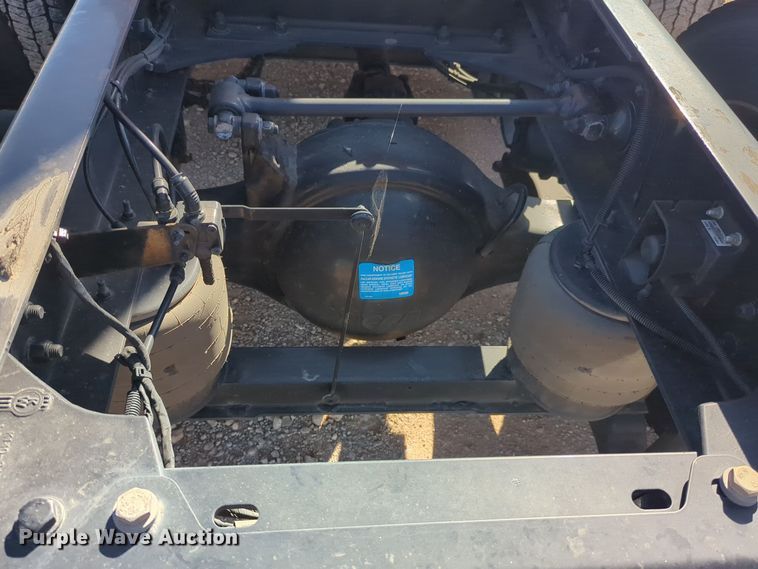 image for item EQ2464 2021 Kenworth T680 semi truck