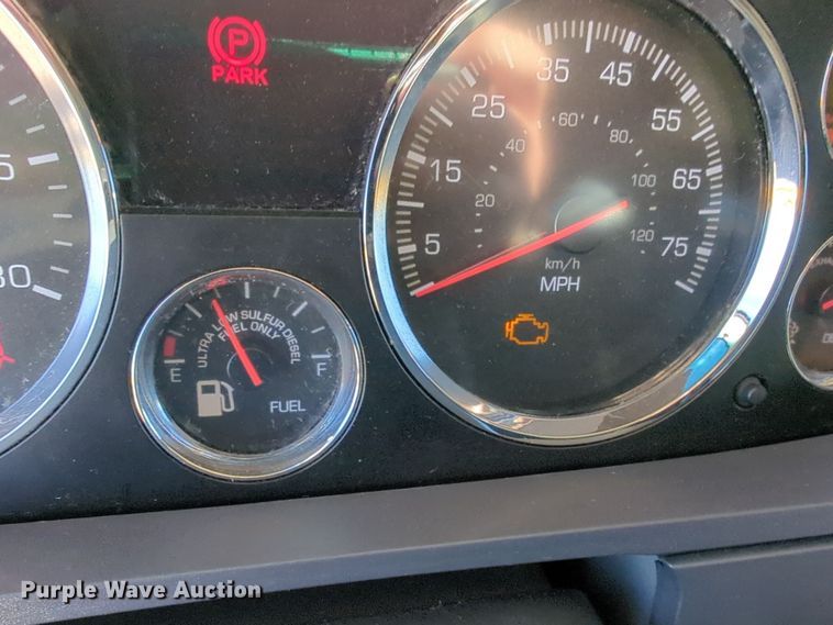 image for item EQ2464 2021 Kenworth T680 semi truck