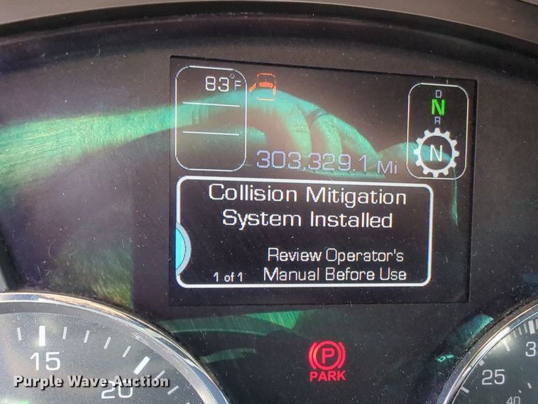 image for item EQ2464 2021 Kenworth T680 semi truck