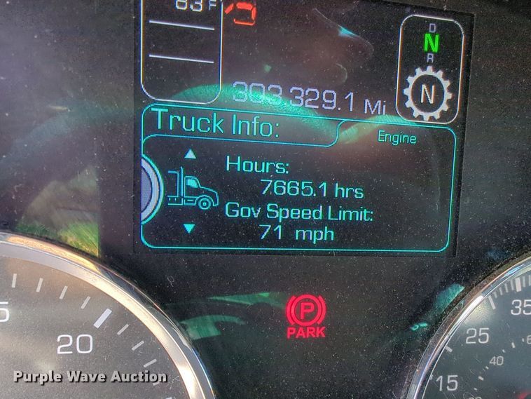 image for item EQ2464 2021 Kenworth T680 semi truck