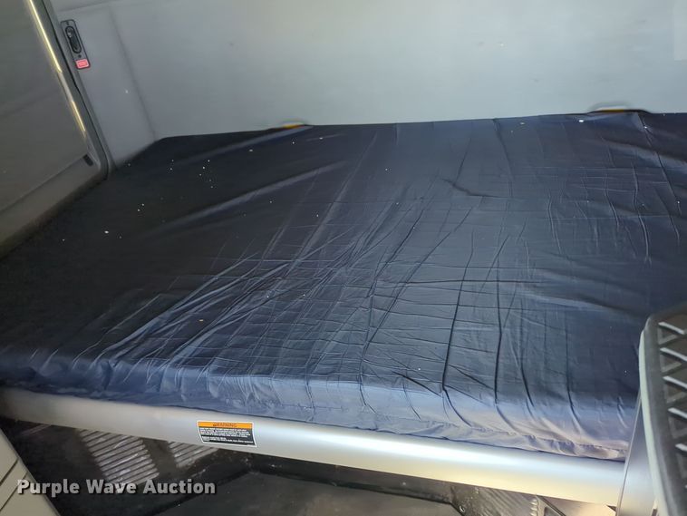 image for item EQ2464 2021 Kenworth T680 semi truck