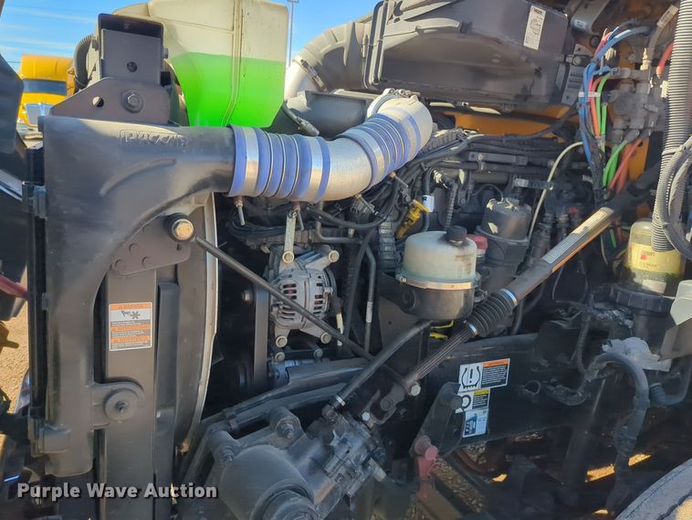 image for item EQ2464 2021 Kenworth T680 semi truck