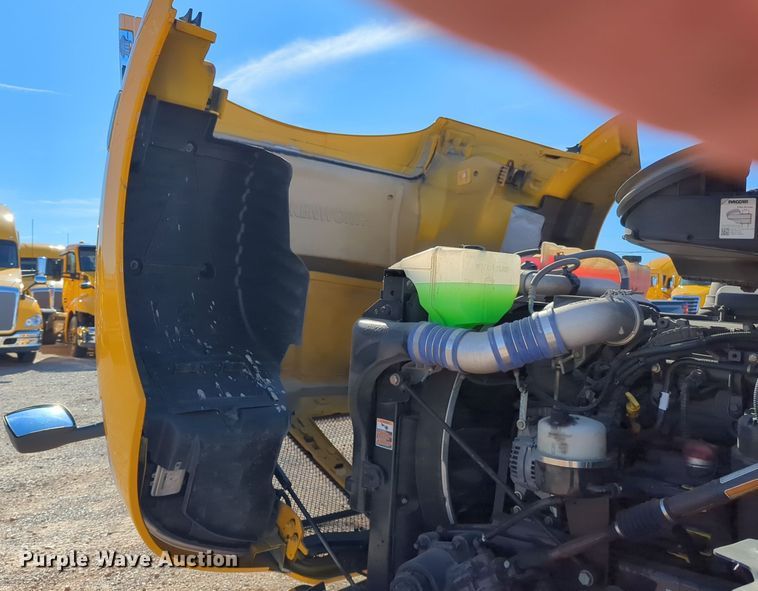 image for item EQ2464 2021 Kenworth T680 semi truck