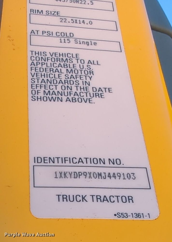 image for item EQ2464 2021 Kenworth T680 semi truck