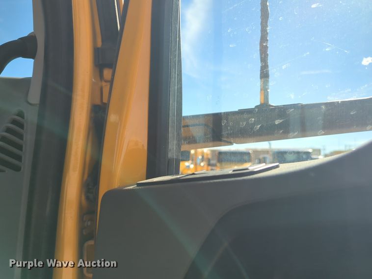 image for item EQ2466 2021 Kenworth T680 semi truck