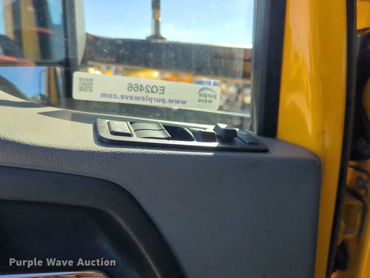 image for item EQ2466 2021 Kenworth T680 semi truck