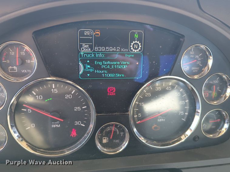 image for item EQ2466 2021 Kenworth T680 semi truck