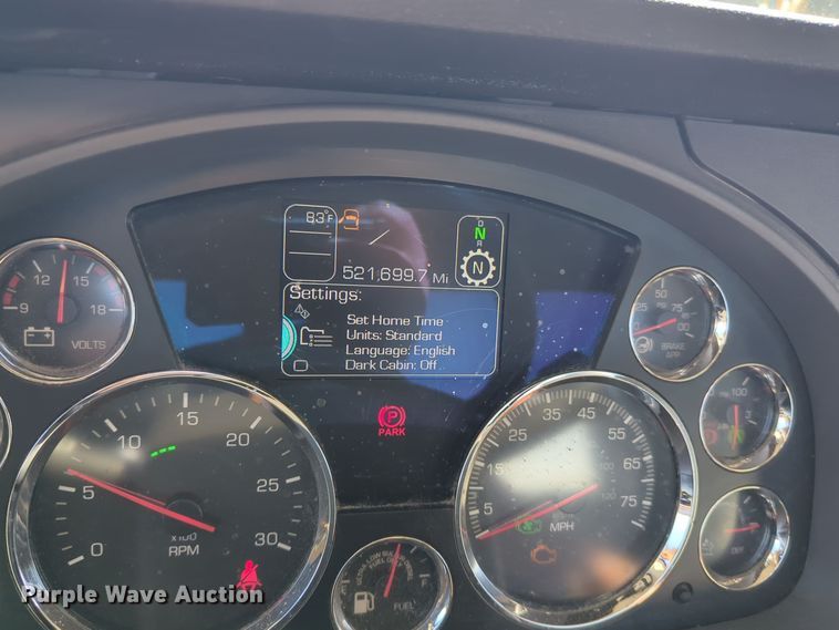 image for item EQ2466 2021 Kenworth T680 semi truck