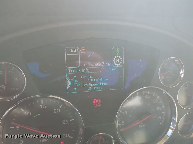 image for item EQ2466 2021 Kenworth T680 semi truck