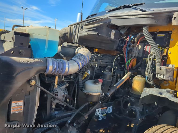 image for item EQ2466 2021 Kenworth T680 semi truck