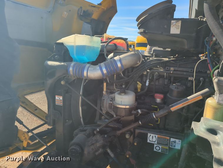 image for item EQ2466 2021 Kenworth T680 semi truck