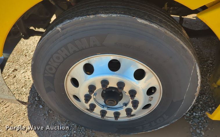 image for item EQ2466 2021 Kenworth T680 semi truck