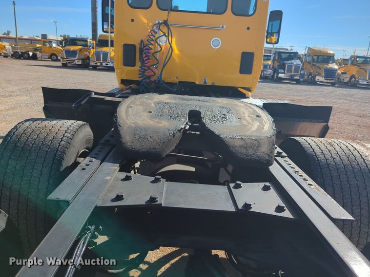 image for item EQ2468 2021 Kenworth T680 semi truck