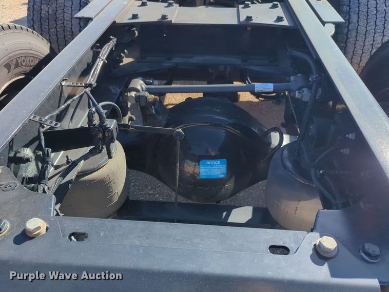 image for item EQ2468 2021 Kenworth T680 semi truck