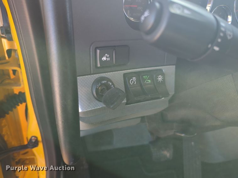 image for item EQ2468 2021 Kenworth T680 semi truck