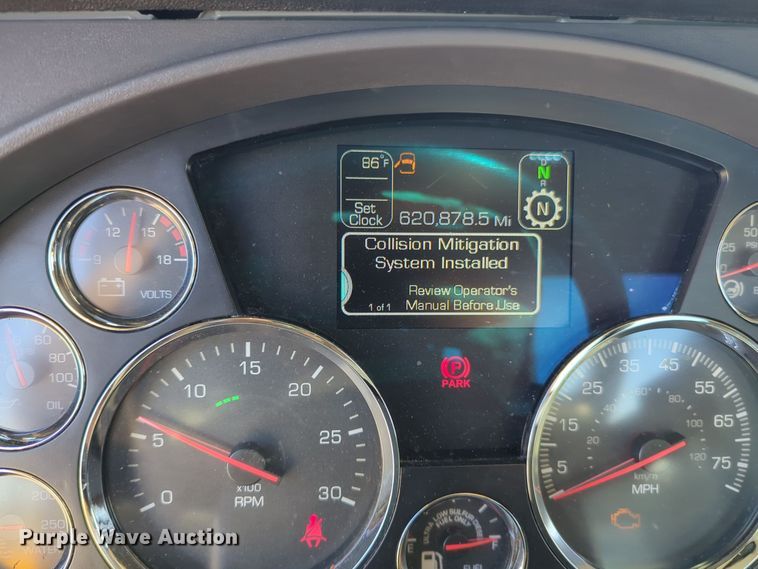 image for item EQ2468 2021 Kenworth T680 semi truck